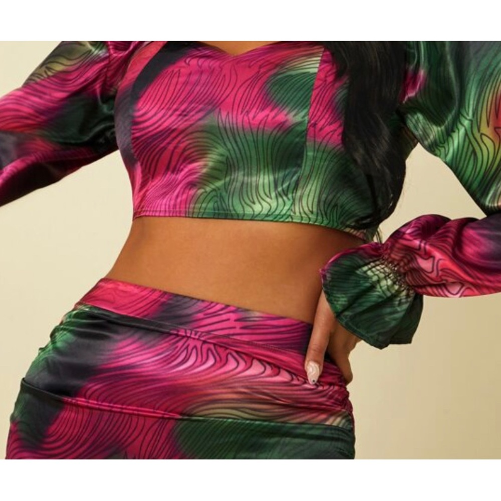 SXY Allover Print Tie Dye Flounce Sleeve Crop Top & Ruched Curved Hem Skirt